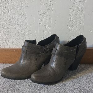 Elegant Women's Brown Ankle Booties